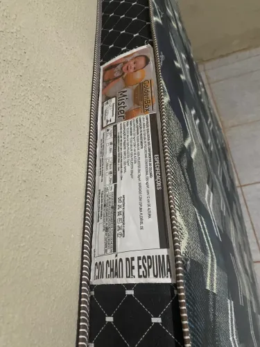 Colchão bem conservado tem nem duas semana que comprei está muito novo ainda