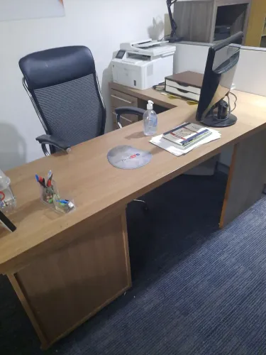 Mesa em L para Escritório ou Estudo com 2 gaveteiros
