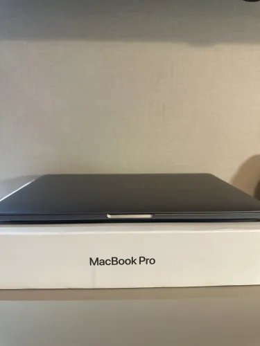 MacBook Pro M2