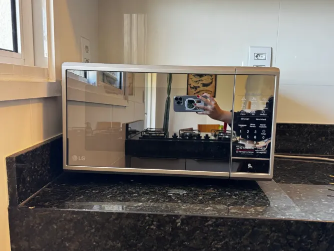 MICRO-ONDAS LG PRATA ESPELHADO 30L
