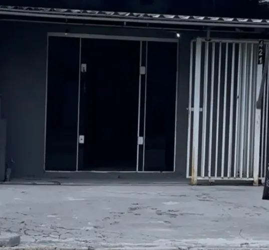 Aluga-se sala comercial no Tatuquara