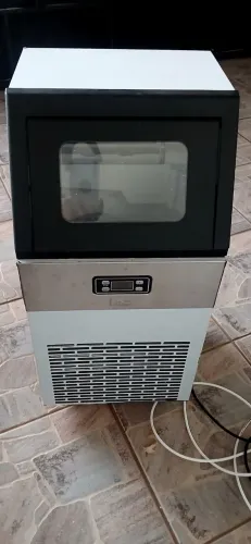 Máquina de Gelo 45kg HQ