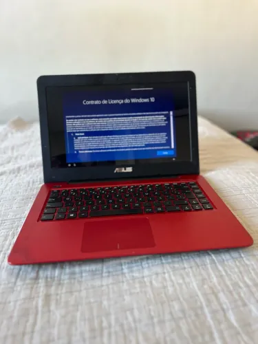 Notebook ASUS i3 4004U, 4GB, SSD 128gb