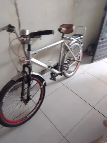 Bicicleta de alumínio aro26 contato *93 whatsapp troco em algo do meu interesse.