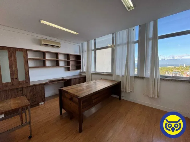Sala Mobiliada com Vista Mar no Centro