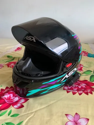 Capacete disponível TAM 56