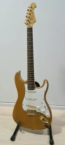 Guitarra Nolan by Clark - Strato com upgrades