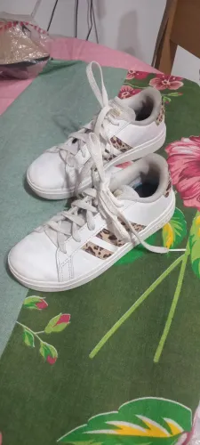 Tênis adidas original número 29