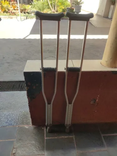 Par de muletas Mercur