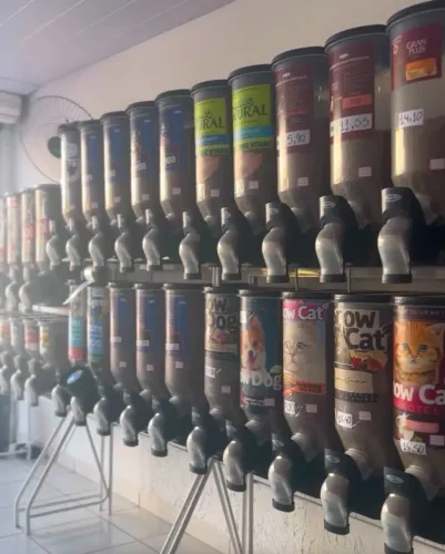 DISPENSER DE RAÇÃO - 10 compartimentos, capacidade 35 litros cada dispense