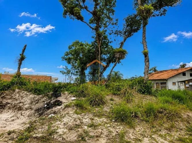 Terreno de Esquina Em Praia de Leste