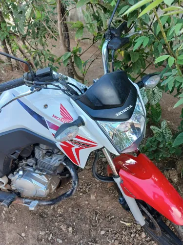 Vendo moto titan 2015 muito boa nada pra fazer
