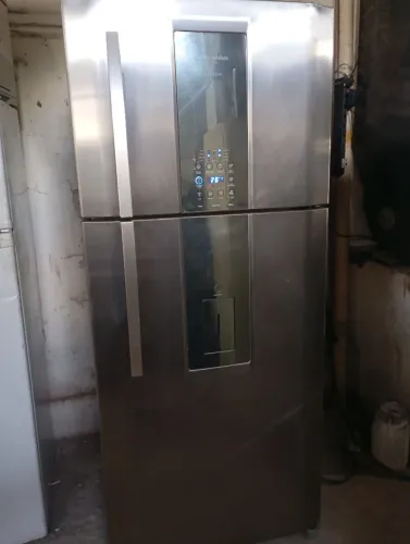 Geladeira duplex Eletrolux Frost Free inox funcionando perfeitamente valor 1500;00