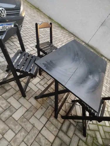 Mesa dobrável 1,20 x 0,70 com 4 cadeiras