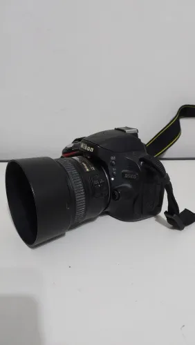 Nikon D5100 + Lente 50mm f/1.8 Nikon + Battery Grip Meike