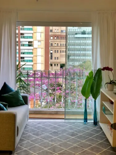Apartamento para locação mobiliado no Itaim Bibi, São Paulo-SP: 2 quartos, 2 suítes, 2 sal