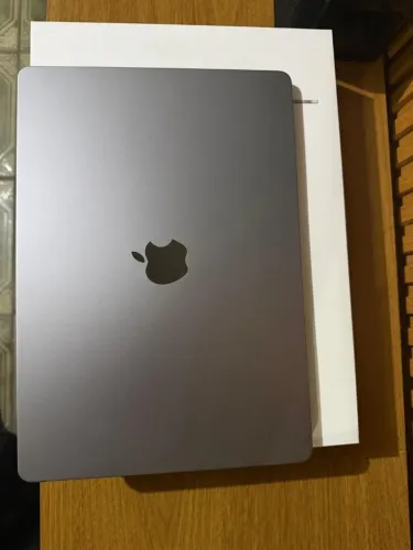 Notebook Apple MacBook Air 15" M2 (8GB RAM , 512 GB SSD) - Cinza Espacial