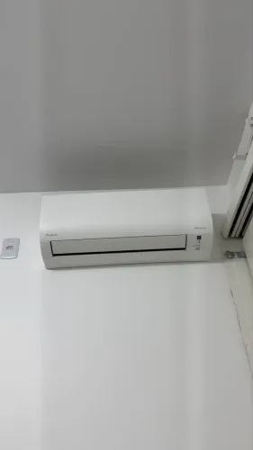 Ar-Condicionado Daikin 18.000 BTUs Inverter Quente e Frio - Excelente Estado