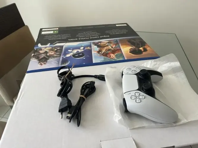 Playstation 5 Slim Edição Digital 825GB Branco