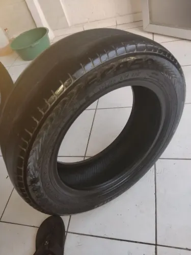 Pneu aro 14 175/65 deixo montado 
