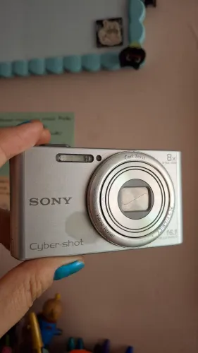 Cybershot Sony DSC W730 16 megapixels