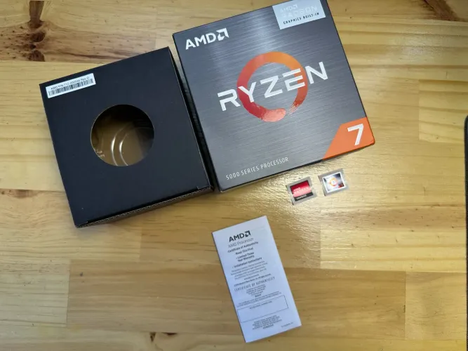 Caixa do Ryzen 5700g VAZIA