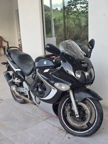 Suzuki GSX 750F - Esportiva 750cc