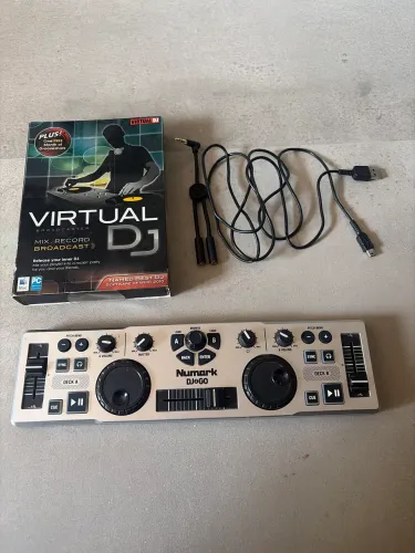 Controladora Numark DJ2GO