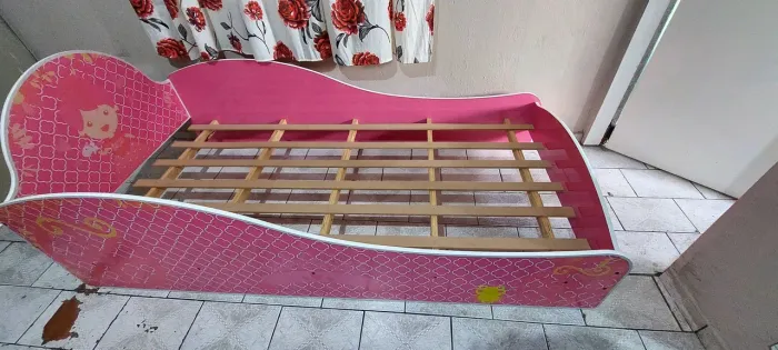 Vendo cama de solteiro