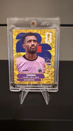 Figurinha Vozinha Gold Crumple Exclusiva EUA - Copa 2026 (CPV 2)
