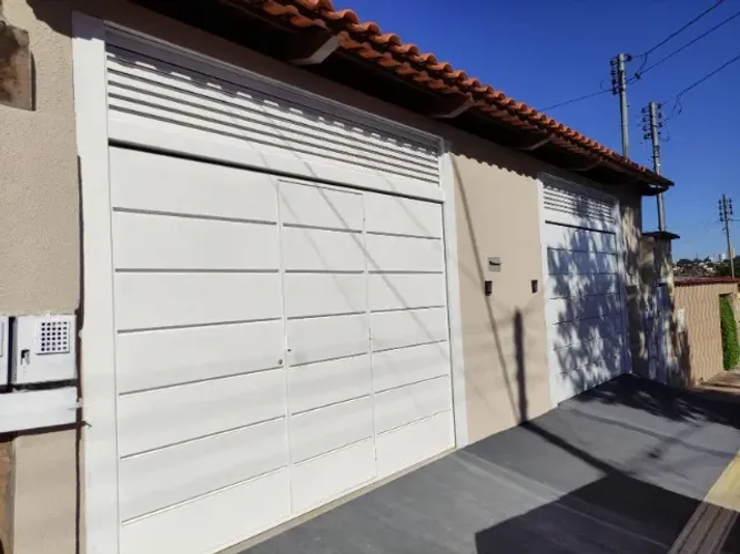 Casa 3 Quartos próximo ao Fórum Cível Cj Riviera de Gyn