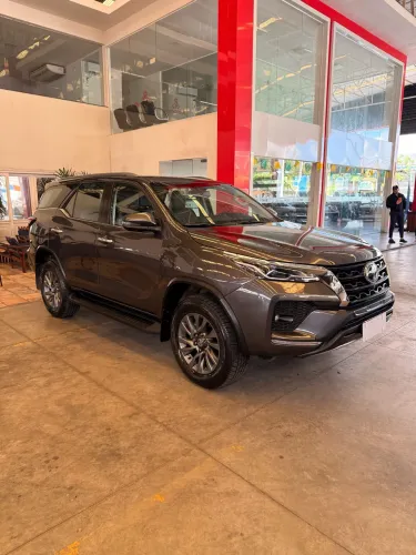 Toyota Hilux SW4 SRX 4X4 2.8 TDI 16V Dies. Aut. 2022
