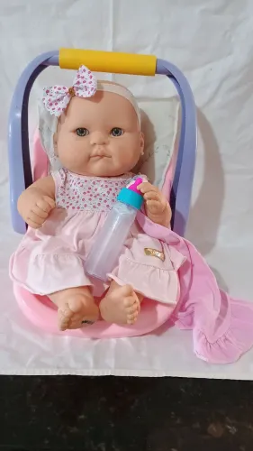 Boneca gorducha inteira de borracha 42 cm altura com bebê conforto 