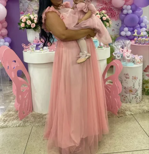 Vestido de festa adulto e criança