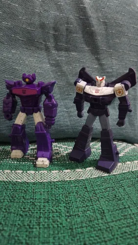 Kit Bonecos Transformers Prowl e Shockwave Hasbro Mc Donald's.