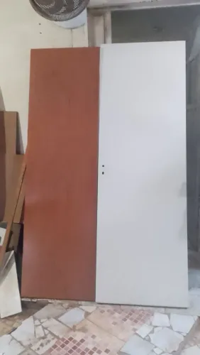 Vendo portas de madeira falar com Roberto fone ZAP 9 *