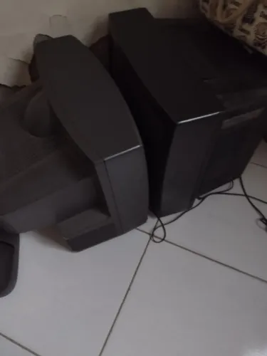Vendo tv de tubo.precisa arrumar.