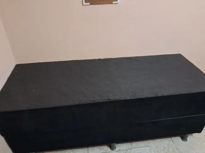 Vende se base base de cama casal em bom estado