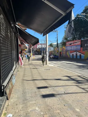 Imóvel para aluguel com 950 metros quadrados em Centro - Carapicuíba - SP