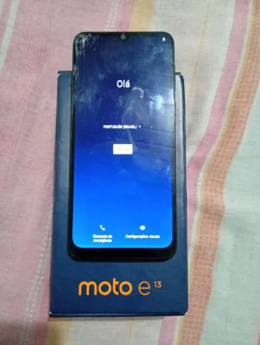 Moto e 13