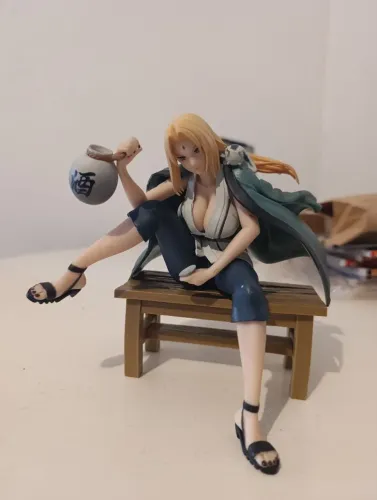 Action figure Tsunade - naruto