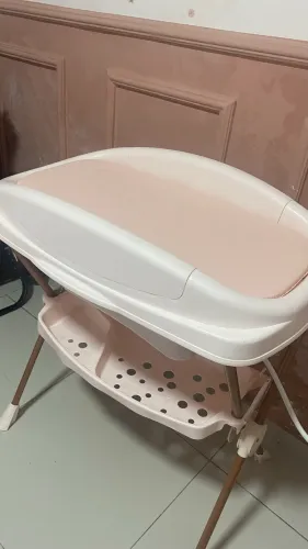 Banheira infantil com suporte e trocador