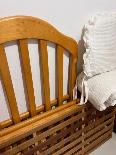 Berço de madeira + protetor de berço