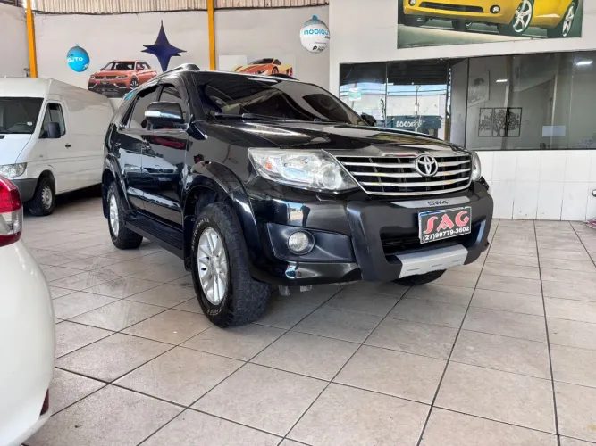 Toyota Hilux SW4 SR 4X2 2.7/ 2.7 Flex 16V Aut. 2013