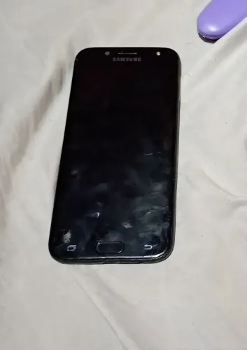 Celular Galaxy J5 Pro com defeito