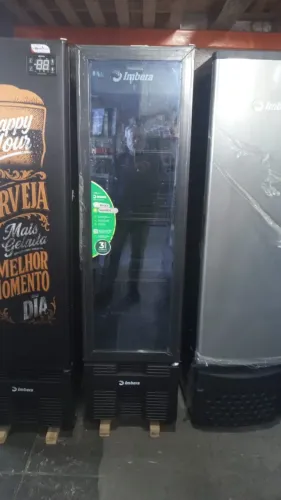 Expositor e Refrigerador Vertical VR08 Imbera - All Black Inverter 244L Porta de Vidro 0ºC