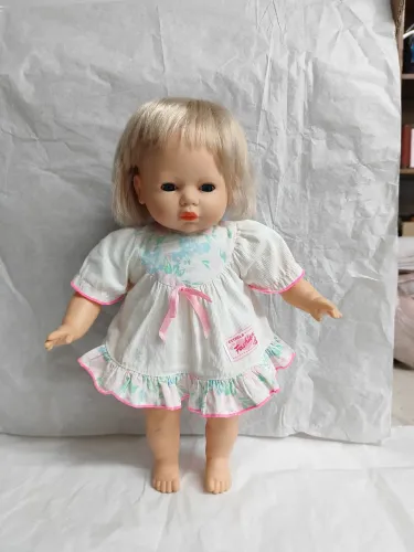 Boneca Antiga Estrela Fashion - Com Vestido Original e Caixa de Som (Vintage