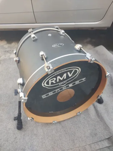 Bumbo 18" rmv concept, compacto e potente