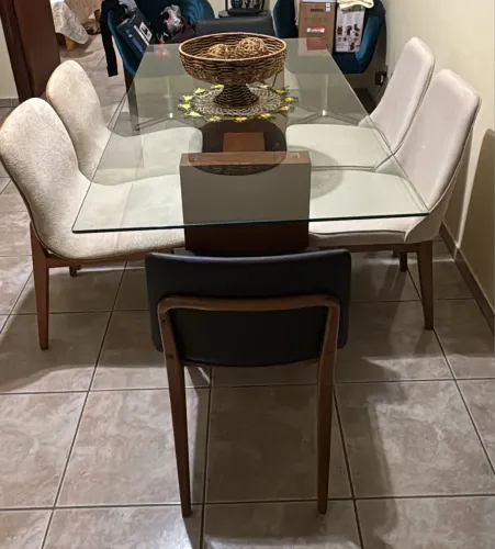 Mesa 6 lugares com tampo de vidro