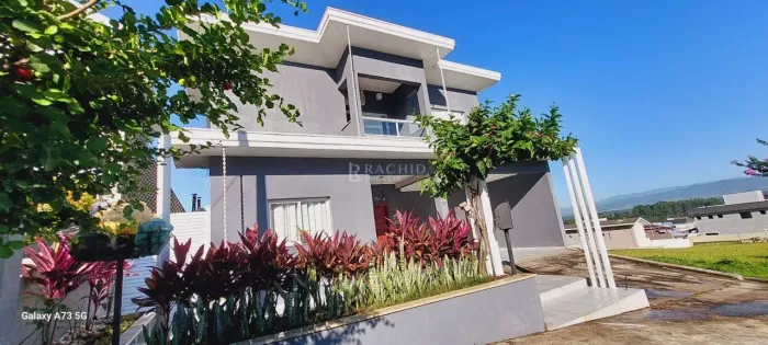 Casa de Condomínio em Residencial Terras do Vale - Caçapava